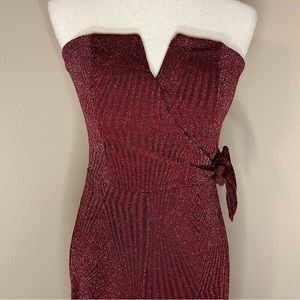 Trixxi Metallic Stretch Strapless Cinched Straight Leg Jumpsuit Red, Small──★